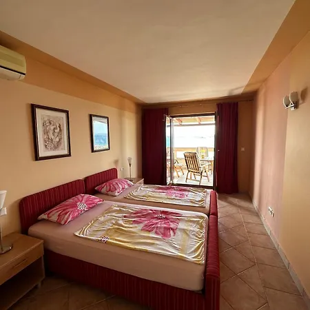 Mona 1, Fantastischer Meerblick Apartman *
